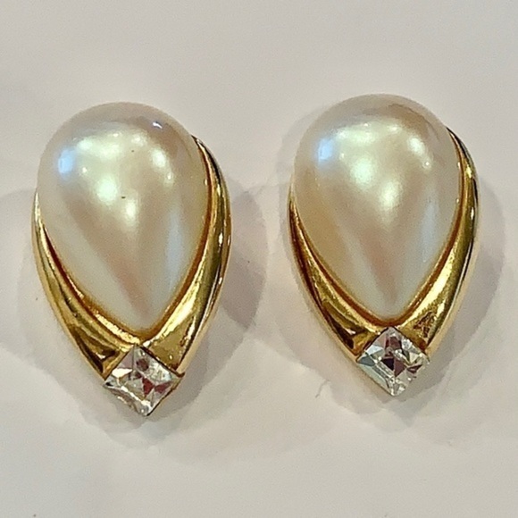 Richelieu tear drop faux pearl rhinestone 1980s - Picture 1 of 7
